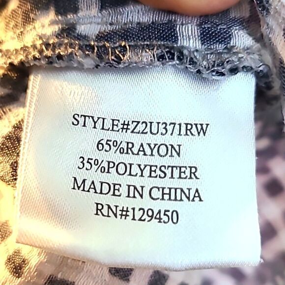 Fred David Light & Dark Gray Floral Dotted Print Top, Tie at Neckline, Size 1X - Picture 8 of 8